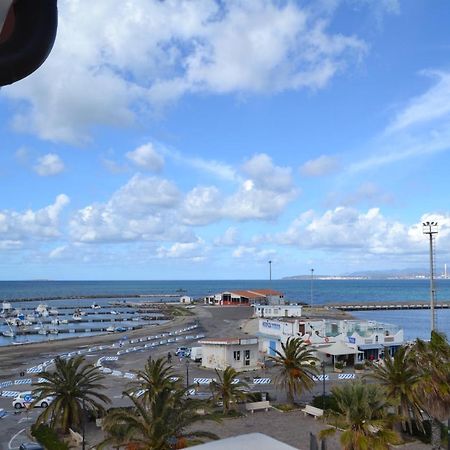 Attici Con Terrazzo Vista Mare Apartment Calasetta Luaran gambar