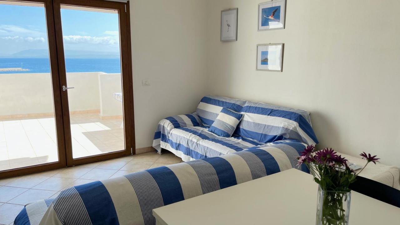 Attici Con Terrazzo Vista Mare Apartment Calasetta Luaran gambar